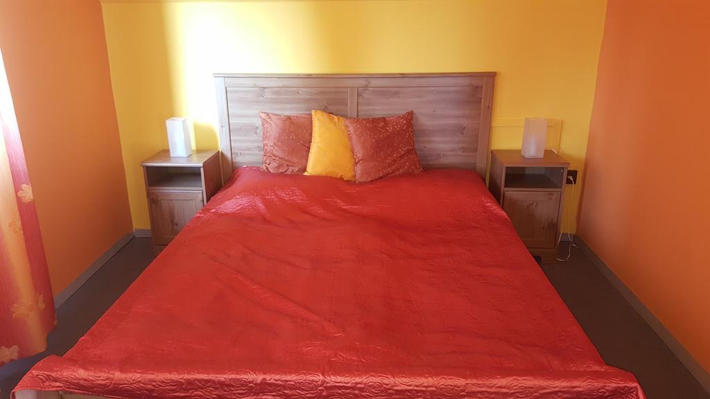 Appartement Nador Apartman à Balatonlelle Extérieur photo