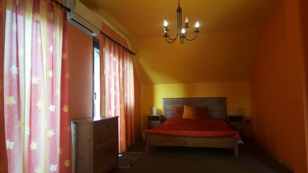 Appartement Nador Apartman à Balatonlelle Extérieur photo