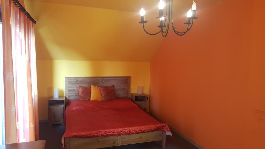 Appartement Nador Apartman à Balatonlelle Extérieur photo