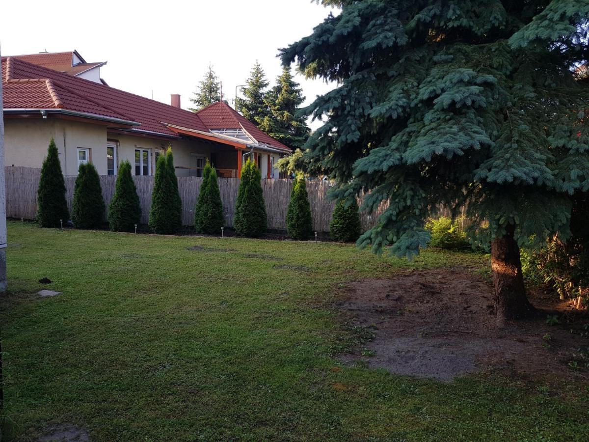 Appartement Nador Apartman à Balatonlelle Extérieur photo