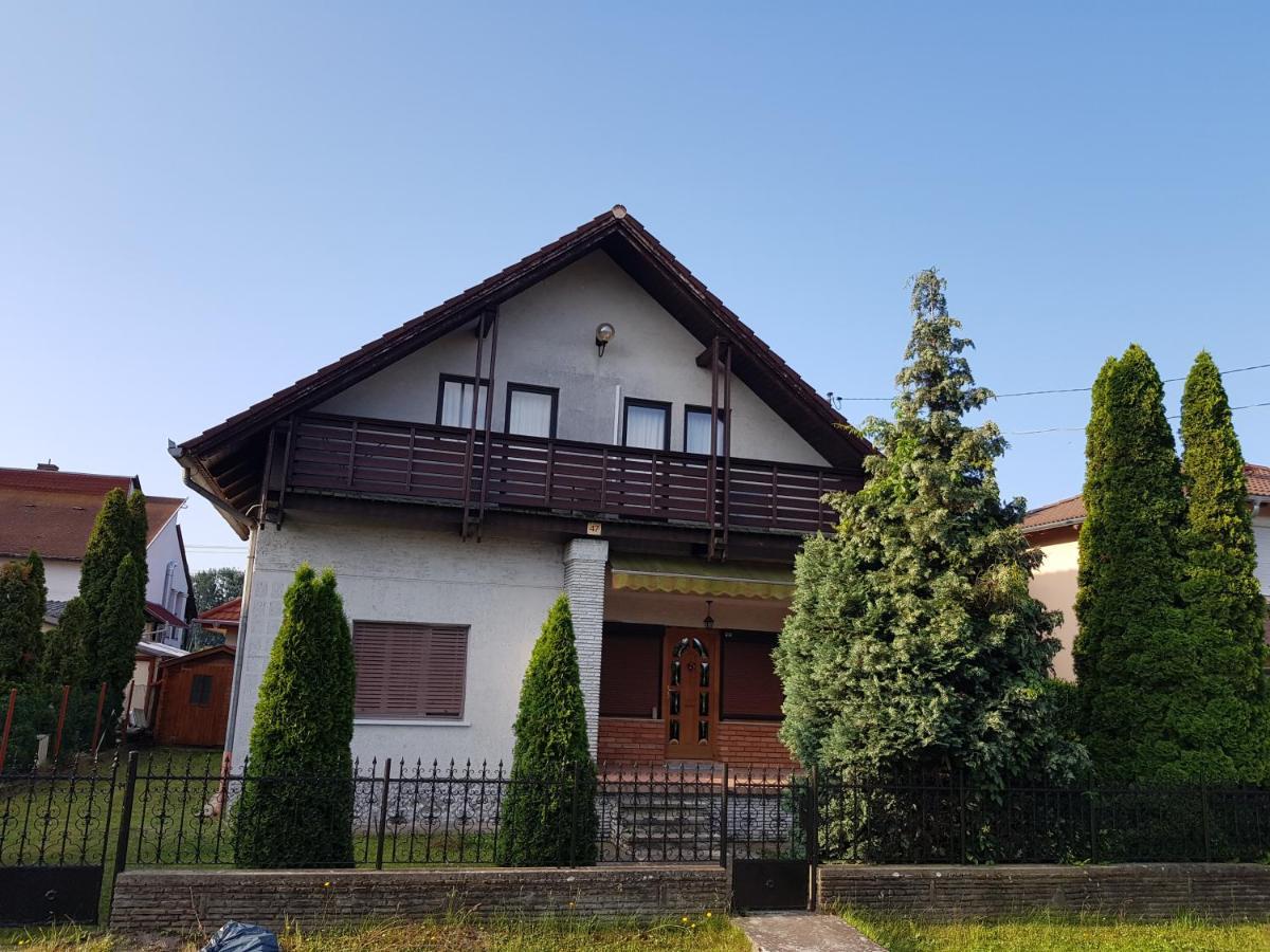 Appartement Nador Apartman à Balatonlelle Extérieur photo